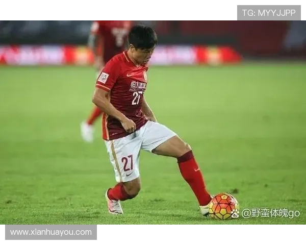 球星背心与足球文化的深度融合:从球场到街头的时尚演变 球星背心与足球文化的深度融合:从球场到街头的时尚演变